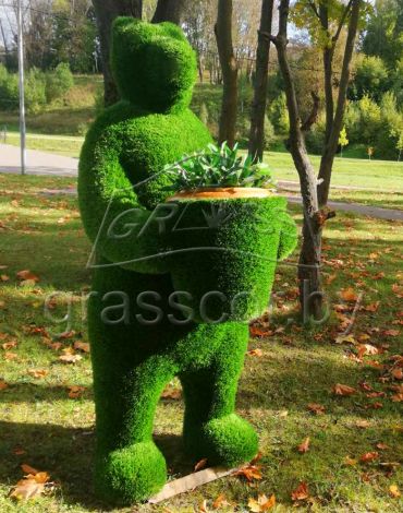 Медведь с кашпо